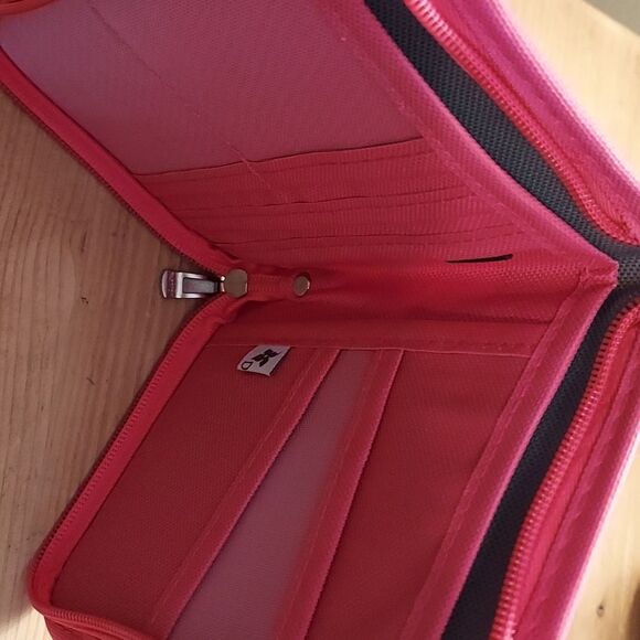 Dahlia Travel wallet passport holder Hot Pink RFID blocking - Picture 4 of 5